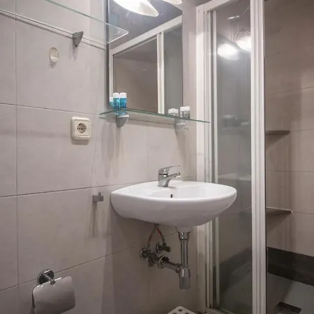 Catalunya Casas 2 Bed In Barceloneta Steps From The Barcelona