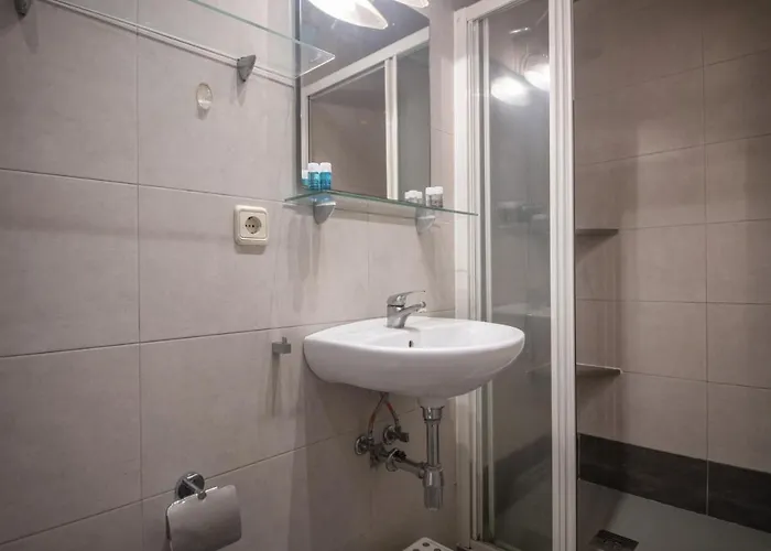 Catalunya Casas 2 Bed In Barceloneta Steps From The Barcelone